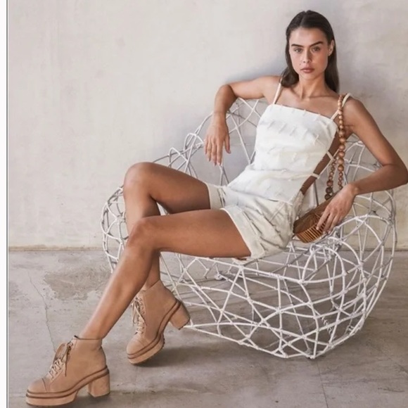 Cult Gaia Cream Suede Bratz Lug Soled Platform Ankle Boots, size 7 - Picture 3 of 11